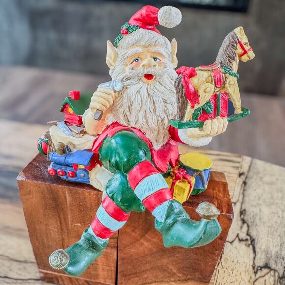 Vintage Christmas Elf Santa Resin Stocking Holder w/ Original Box Whimsy Holiday - Picture 15 of 15